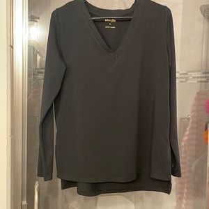 Amaryllis black long sleeve tee